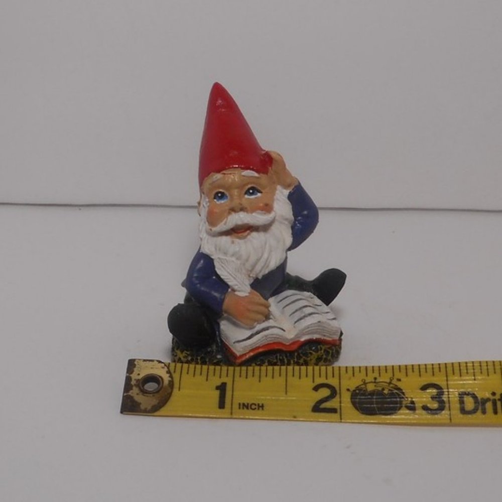 Fairy Garden gnome with book NEW - Picture 3 of 4